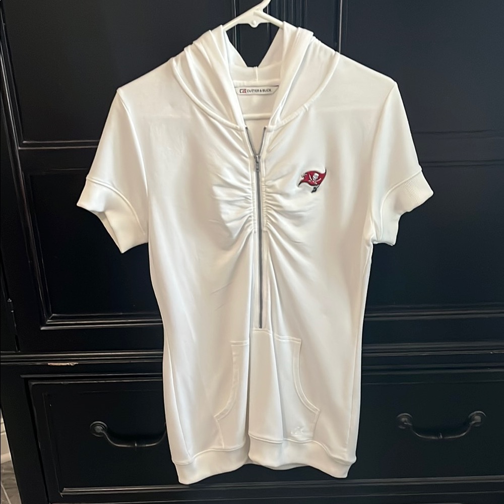 Tampa Bay Bucs White Short Sleeve Hoodie with Logo